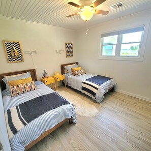 3 bedrooms, travel cot, free WiFi, bed sheets