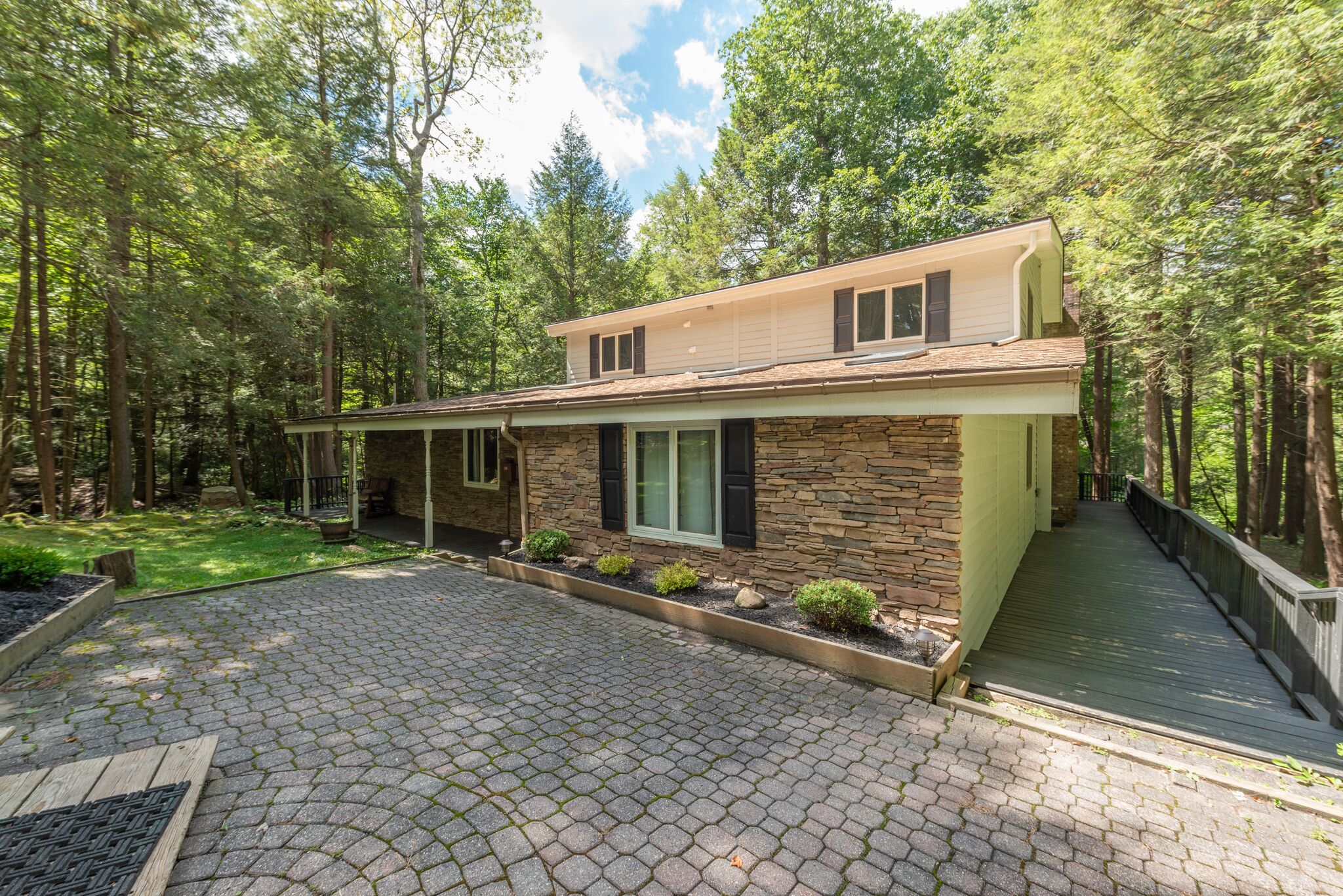 New! Koi at the Lake: Lakefront, Hot Tub, A/C, Fireplace!