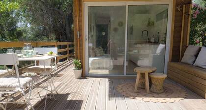 Magnificent cabana with jacuzzi and sauna