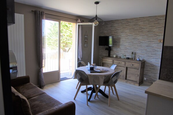 Smart TV - At the foot of the dunes, tastefully renovated apartment for 2 people (Camiers)