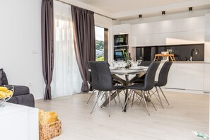 Luxury Villa, 3 Bedrooms, Private Pool, Sea View | In-room dining