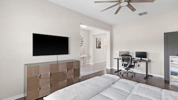 4 bedrooms, desk, iron/ironing board, free WiFi