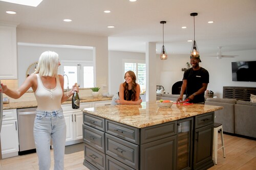 Red Doors Scottsdale  Heated Pool & Spa  3 Kings + 2 Twins  No Stairs