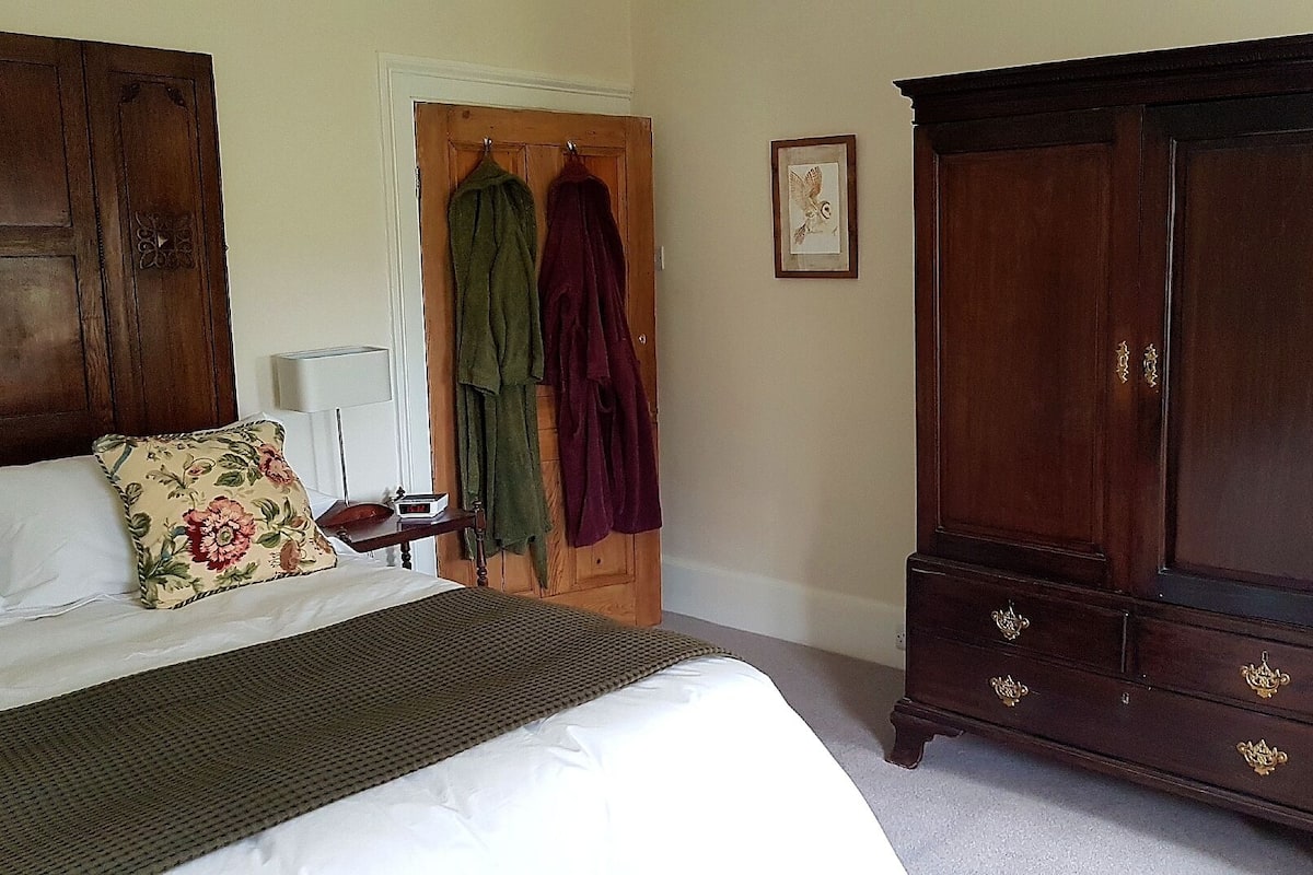 Deluxe Double Room | Egyptian cotton sheets, premium bedding, individually decorated