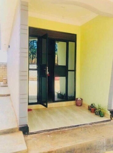 Convenient, beautiful one bedroom apartment.