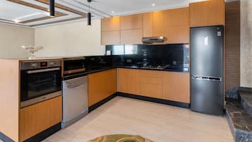 Fridge, microwave, oven, dishwasher