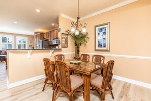 Dining - Sunset Island 15 Fountain Drive West (Ocean City)