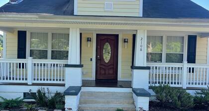 Williams Way Suites 8 Stylish suites with parking