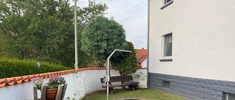 المنطقة المحيطة بالمنشأة