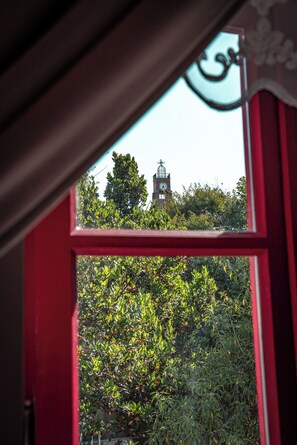 Minibar, in-room safe, free WiFi, bed sheets - Corallia Ada Hotel (Bozcaada)