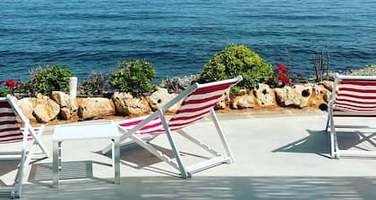 Close to the beach, central, private garden and fantastic views