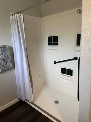 Shower, hair dryer, towels, soap - Hells Canyon (White Bird)