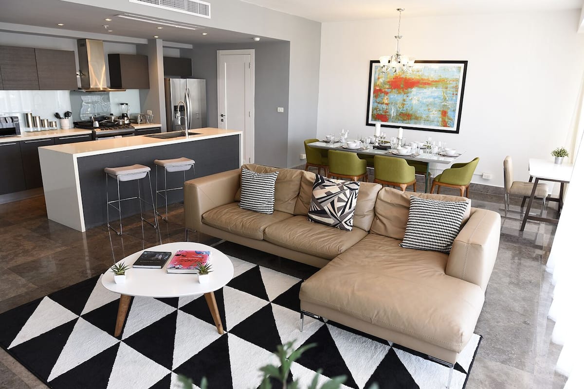 Apartamento de lujo 33H | Wohnbereich | 65-Zoll-Smart-TV mit Digitalempfang, Fernseher