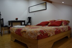 1 bedroom, free WiFi, bed sheets