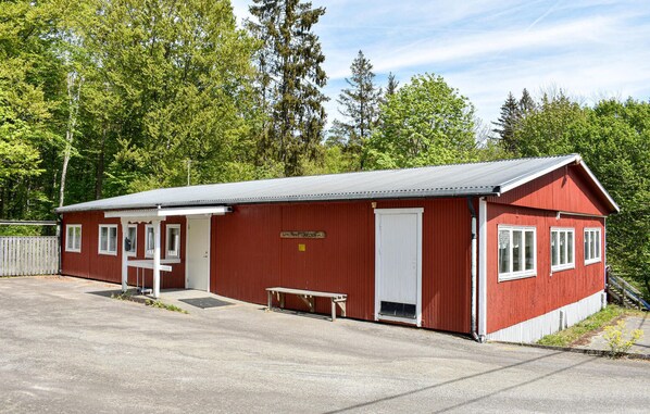 المنشأة من الخارج