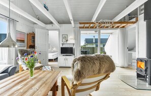 TV, fireplace - Beautiful home in Hvide Sande with WiFi (Hvide Sande)