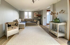 Smart TV, fireplace - 3 bedroom beautiful home in Hovås (Hovås)