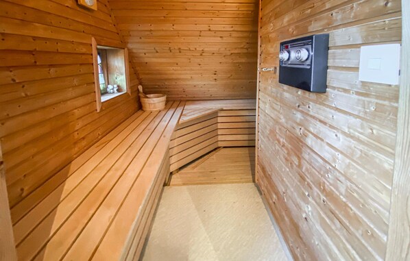 Sauna - 3 bedroom beautiful home in Hovås (Hovås)
