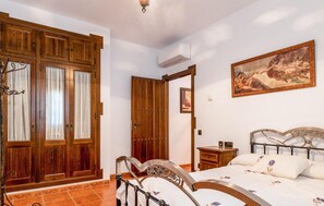 7 habitaciones, cuna de viaje, wifi gratis y ropa de cama