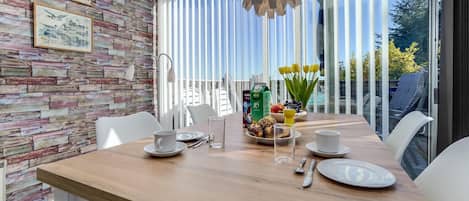 تناول الطعام