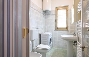Shower - 2 bedroom gorgeous apartment in Marina di Caronia (Marina di Caronia)