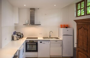 Fridge, oven, stovetop, dishwasher - Beautiful home St. Georges (St-Georges-de-Didonne)