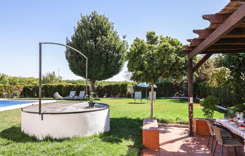 Cozy home in Utrera with swimming pool
