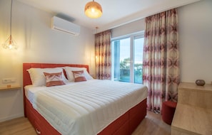 3 bedrooms, travel crib, free WiFi, bed sheets - Beautiful home in Bast (Bast)