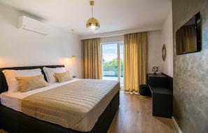 3 bedrooms, travel crib, free WiFi, bed sheets