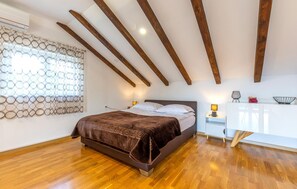 4 chambres, lit de bébé portatif, accès au Wi-Fi (inclus)