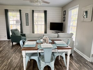 Interior - Beachy Keen ~Charming Dog Friendly Cottage-Walk to Beach! Sleeps 6 (Oak Island)