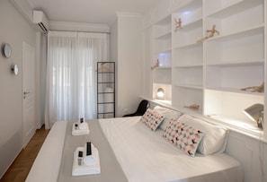 3 bedrooms, in-room safe, desk, iron/ironing board
