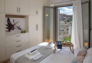 3 chambres, coffres-forts dans les chambres, bureau