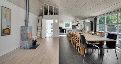 Cozy home in Hals with sauna