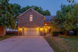 Exterior - Sensational Group Getaway (Lexington)