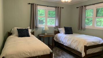 5 Schlafzimmer, Schreibtisch, Reisekinderbett, kostenloses WLAN