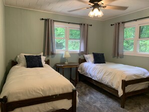 5 Schlafzimmer, Schreibtisch, Reisekinderbett, kostenloses WLAN