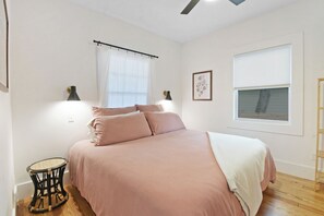 2 bedrooms, desk, free WiFi, bed sheets