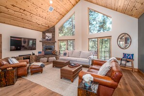 Smart TV, chimenea, videojuegos y reproductor de DVD 