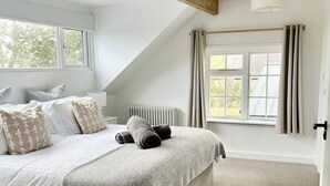 4 Schlafzimmer, Bügeleisen/Bügelbrett, Reisekinderbett, kostenloses WLAN