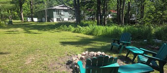 Charming 3- BEDROOM/ 1 BATH Duplex Upper unit in Fabulous Harbor Springs.