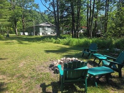 Charming 3- BEDROOM/ 1 BATH Duplex Upper unit in Fabulous Harbor Springs.