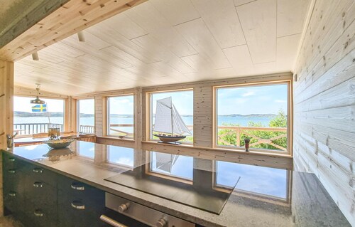 Gorgeous home in Glöskär with kitchen
