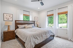 4 bedrooms, iron/ironing board, travel crib, free WiFi
