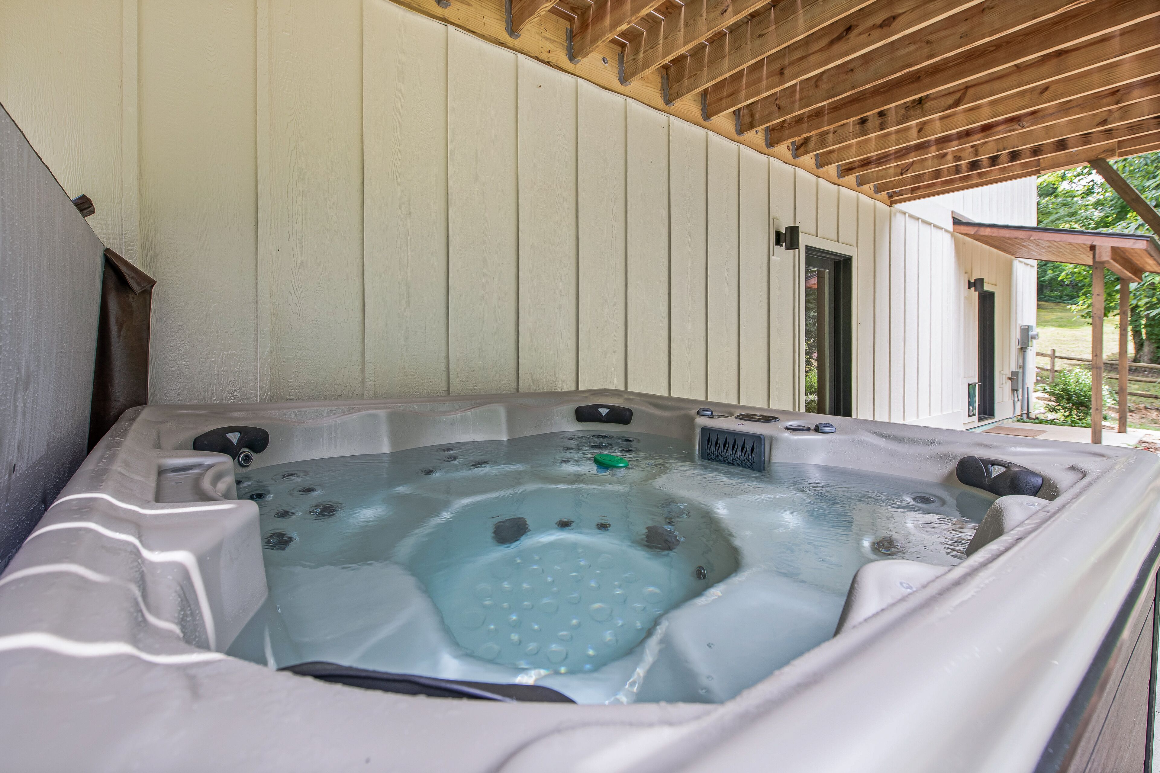 Bain à remous extérieur
