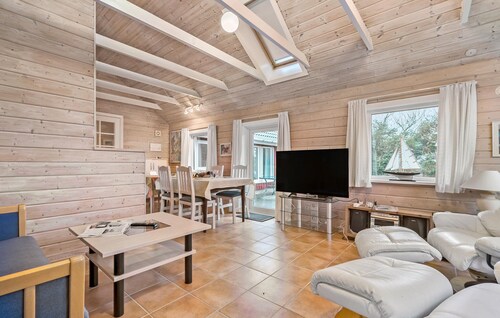 Amazing home in Skjern with kitchen