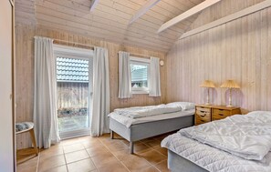 3 bedrooms, free WiFi - Amazing home in Skjern with kitchen (Skjern)