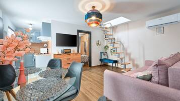 TV connectée, table de tennis de table