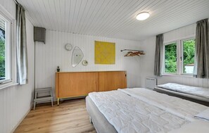 3 bedrooms, travel cot, free WiFi