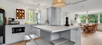 Awesome home in Glesborg with WiFi